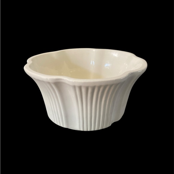 Vintage Haeger USA Cream Ceramic Bowl - Picture 1 of 3